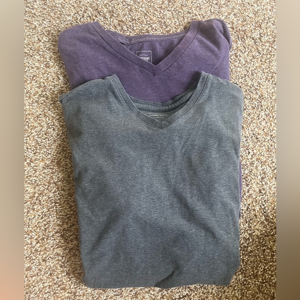 Lot of 2 V-Neck Men’s Shirts Size Medium